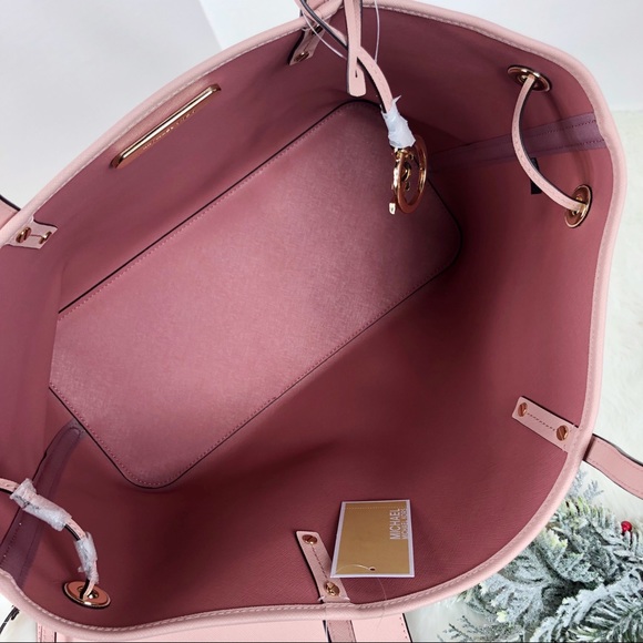 Michael Kors Jet Set travel Large tote wristlet. - Picture 5 of 6